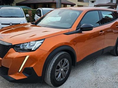 Usata Peugeot 2008 Active 130 CV (95 kW) 2023 Marrone SUV