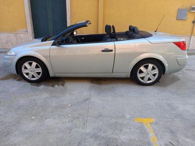 Usata Renault Mégane Cabriolet Dynamique 120 CV (88 kW) 2004 Blu Cabrio