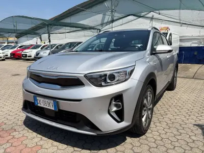 Usata Kia Stonic Style 82 CV (60 kW) 2022 Argento SUV
