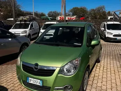 Usata Opel Agila Enjoy 65 CV (47 kW) 2008 Verde Utilitaria