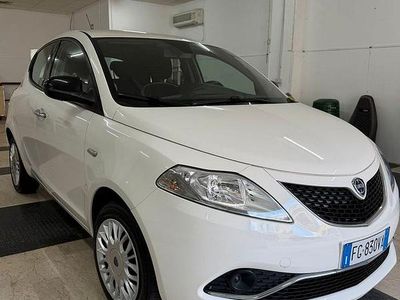 Usata Lancia Ypsilon 2017 Bianco Utilitaria