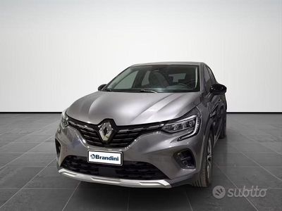 Usata Renault Captur Intens 101 CV (74 kW) 2020 Grigio SUV