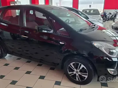 Usata Hyundai ix20 Comfort 77 CV (56 kW) 2011 Nero Utilitaria