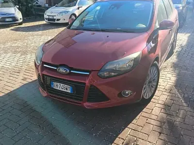 Usata Ford Focus Titanium 115 CV (84 kW) 2012 Rosso Station wagon
