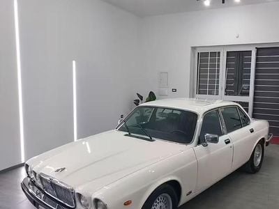 Usata Jaguar XJ6 Sovereign 200 CV (147 kW) 1983 Bianco Berlina