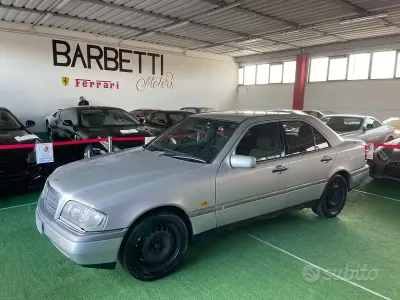 Usata Mercedes C200 136 CV (100 kW) 1995 Grigio Berlina