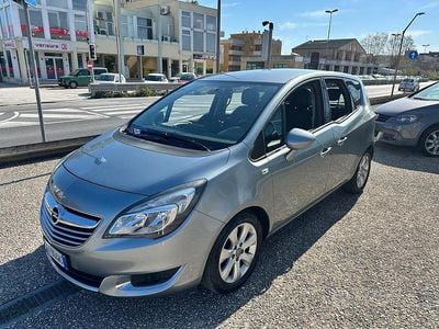 Usata Opel Meriva Design Edition 110 CV (80 kW) 2014 Grigio Monovolume