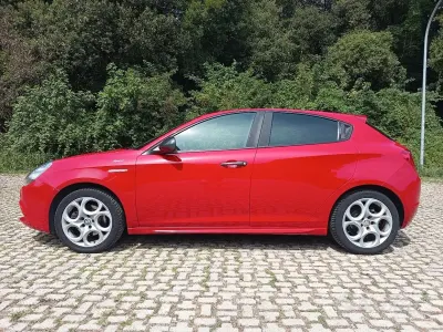 Usata Alfa Romeo Giulietta Sprint 150 CV (110 kW) 2015 Rosso Utilitaria