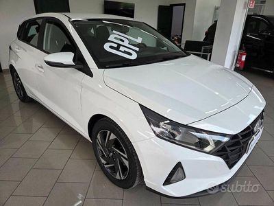 Usata Hyundai i20 84 CV (61 kW) 2022 Bianco Utilitaria