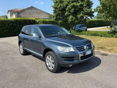 Usata VW Touareg Exclusive 174 CV (127 kW) 2008 Grigio SUV