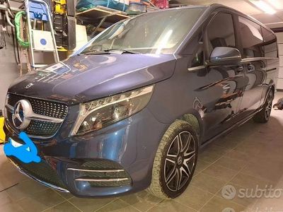 Usata Mercedes V250 136 CV (100 kW) 2023 Blu Monovolume