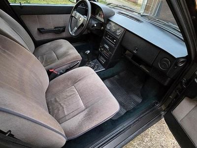 Usata Alfa Romeo 33 105 CV (77 kW) 1990 Grigio Berlina