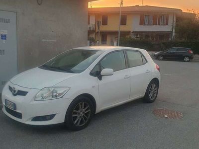 usata Toyota Auris 5p 2.0 d-4d Sol