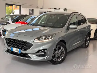 Usata Ford Kuga ST-Line 120 CV (88 kW) 2022 Grigio SUV
