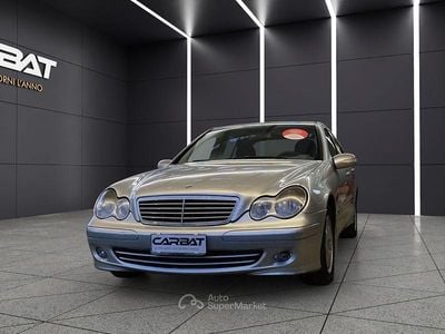 Usata Mercedes C220 Classic 150 CV (110 kW) 2004 Argento