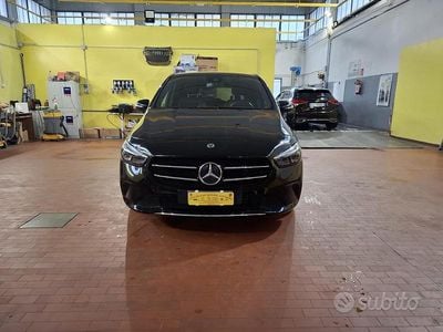 Usata Mercedes B180 Premium 115 CV (84 kW) 2020 Nero Monovolume