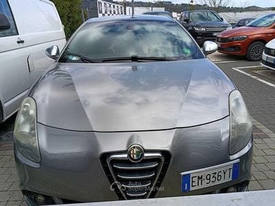 Usata Alfa Romeo Giulietta Distinctive 120 CV (88 kW) 2012 Argento Utilitaria