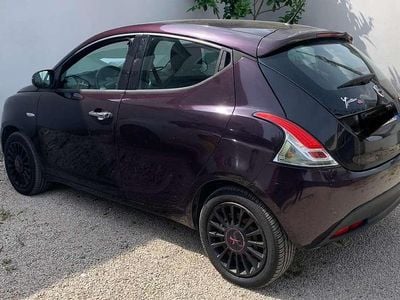 Usata Lancia Ypsilon 65 CV (47 kW) 2013 Lilla Utilitaria