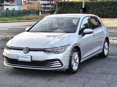 Usata VW Golf VIII Life 116 CV (85 kW) 2024 Grigio Utilitaria