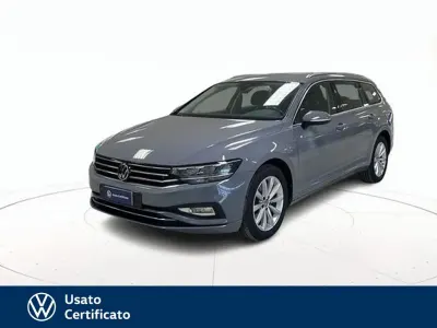 Usata VW Passat Business 150 CV (110 kW) 2022 Grigio pastello Station wagon