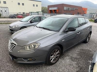 Begagnad Lancia Delta Silver 120 HK (88 kW) 2011 Grå Halvkombi