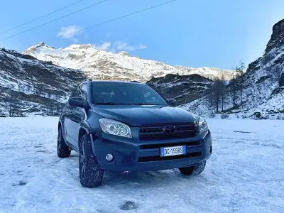 Usata Toyota RAV4 Luxury 177 CV (130 kW) 2007 SUV