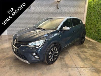 Usata Renault Captur Techno 101 CV (74 kW) 2023 Blu SUV