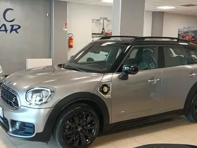 Usata Mini Cooper Countryman Business 135 CV (99 kW) 2019 Grigio SUV