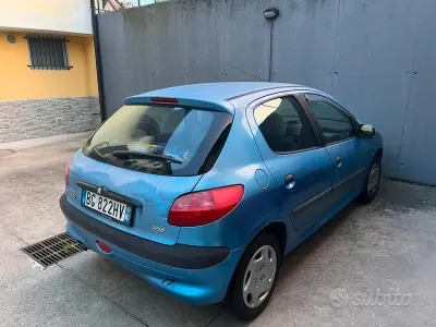 Usata Peugeot 206 60 CV (44 kW) 2000 Blu Berlina