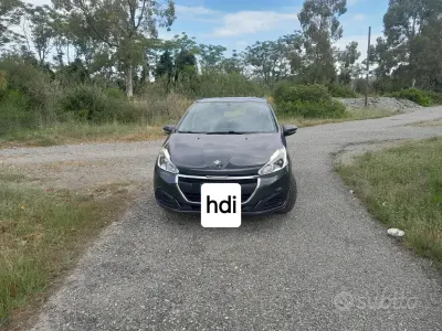 Begagnad Peugeot 208 Allure 75 HK (55 kW) 2016 Grå Halvkombi