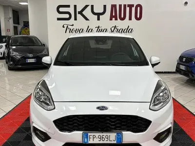 Usata Ford Fiesta ST-Line 120 CV (88 kW) 2018 Bianco Utilitaria
