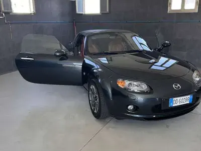 Usata Mazda MX5 High 126 CV (92 kW) 2006 Verde Cabrio