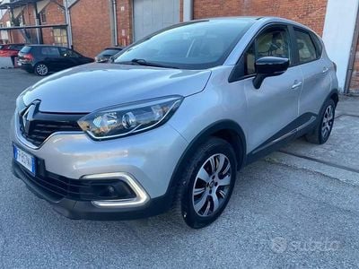 Usata Renault Captur Life 90 CV (66 kW) 2018 Grigio SUV