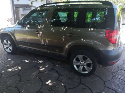 Usata Skoda Yeti GreenLine 105 CV (77 kW) 2011 Bronzo SUV