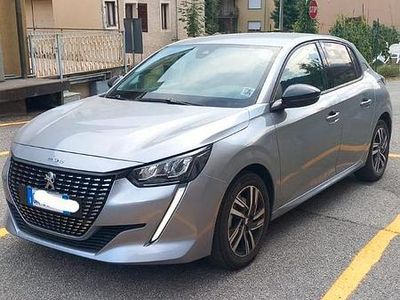 Usata Peugeot 208 Allure 101 CV (74 kW) 2023 Grigio Utilitaria