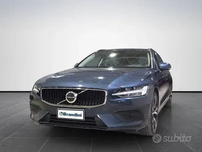 Usata Volvo V60 Core 197 CV (144 kW) 2023 Blu Station wagon