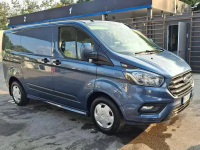 Usata Ford Customline 131 CV (96 kW) 2018 Blu/azzurro Furgone