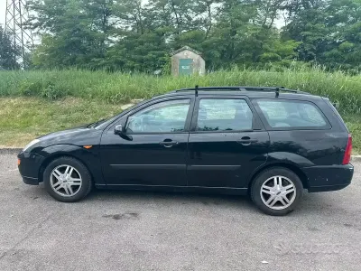 Usata Ford Focus 116 CV (85 kW) 2001 Nero Station wagon