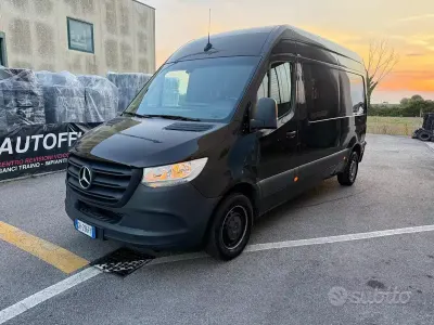 Usata Mercedes Sprinter 114 CV (83 kW) 2021 Marrone Furgone