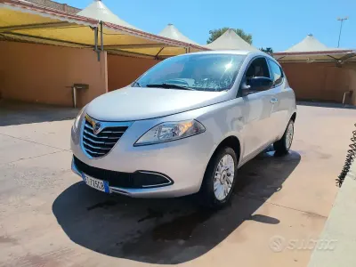 Usata Lancia Ypsilon 85 CV (62 kW) 2014 Grigio Utilitaria