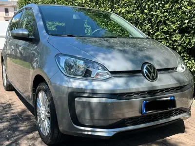 Usata VW up! Move 65 CV (47 kW) 2021 Argento Utilitaria