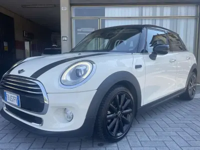 Usata Mini Cooper D 116 CV (85 kW) 2016 Beige Utilitaria