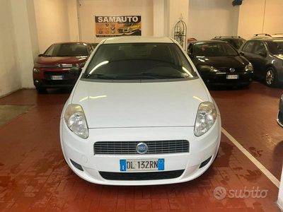 Usata Fiat Grande Punto Dynamic 77 CV (56 kW) 2007 Bianco Utilitaria