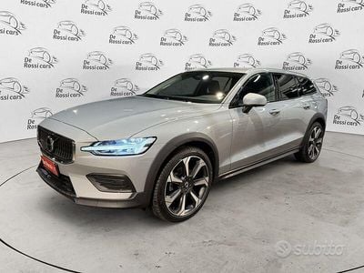 Grigio Usata 2023 Volvo V60 CC Plus Station wagon | 41.500 € (Molto cara)