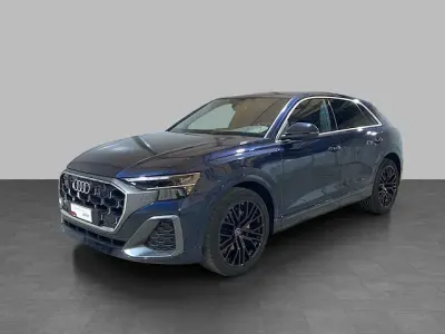 Usata Audi Q8 S-Line 286 CV (210 kW) 2024 Blu waitomo metallizzato SUV