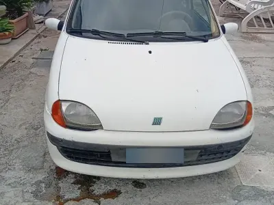 Usata Fiat 600 54 CV (39 kW) 2000 Bianco Berlina