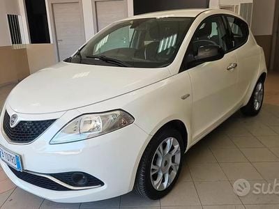Usata Lancia Ypsilon S 95 CV (69 kW) 2015 Bianco Utilitaria