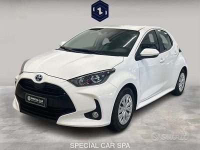 Usata Toyota Yaris Hybrid Business Edition 116 CV (85 kW) 2023 Bianco Berlina