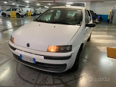 Usata Fiat Punto 60 CV (44 kW) 2003 Bianco Utilitaria
