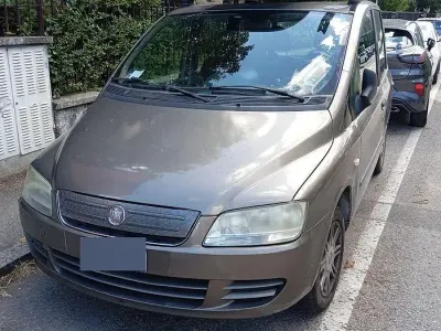 Usata Fiat Multipla 103 CV (75 kW) 2008 Grigio Monovolume